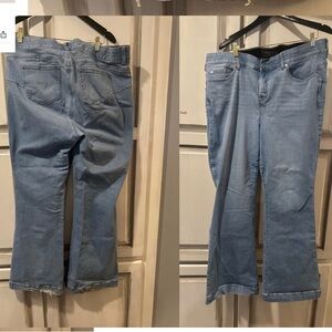 Torrid 20R bombshell flare high rise